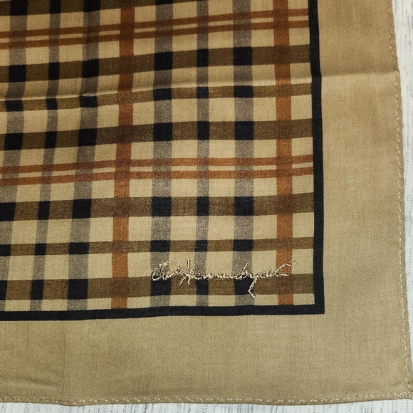 Hennessy COGNAC original Handkerchief 3pcs colors Wine,Beige,Brown Brandnew - Picture 8 of 9